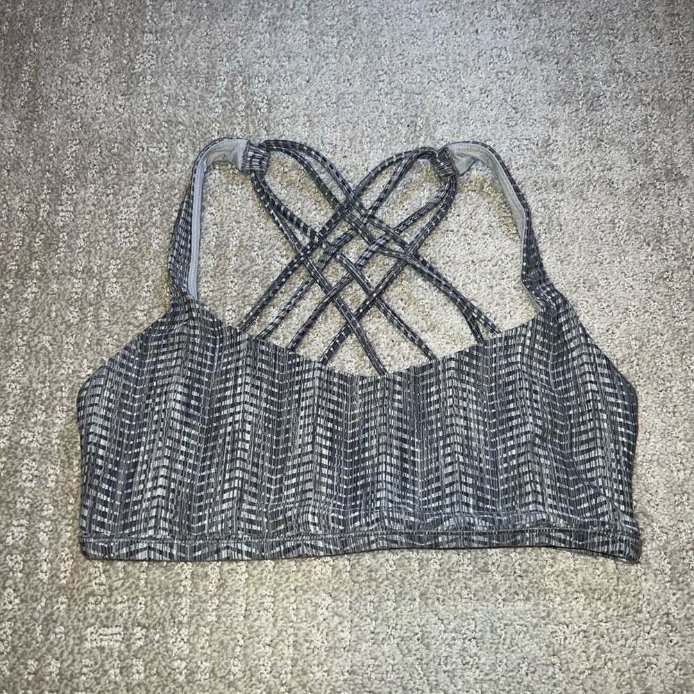 Lululemon sports bra